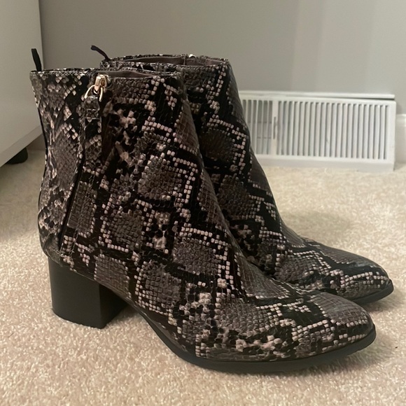 Snake Skin Boots - Picture 1 of 3